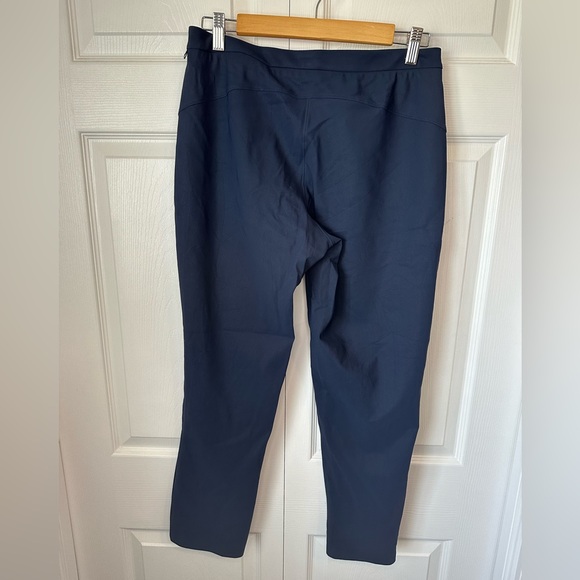Lululemon On The Move Pant *Lightweight sz.8 True Navy - Picture 5 of 8